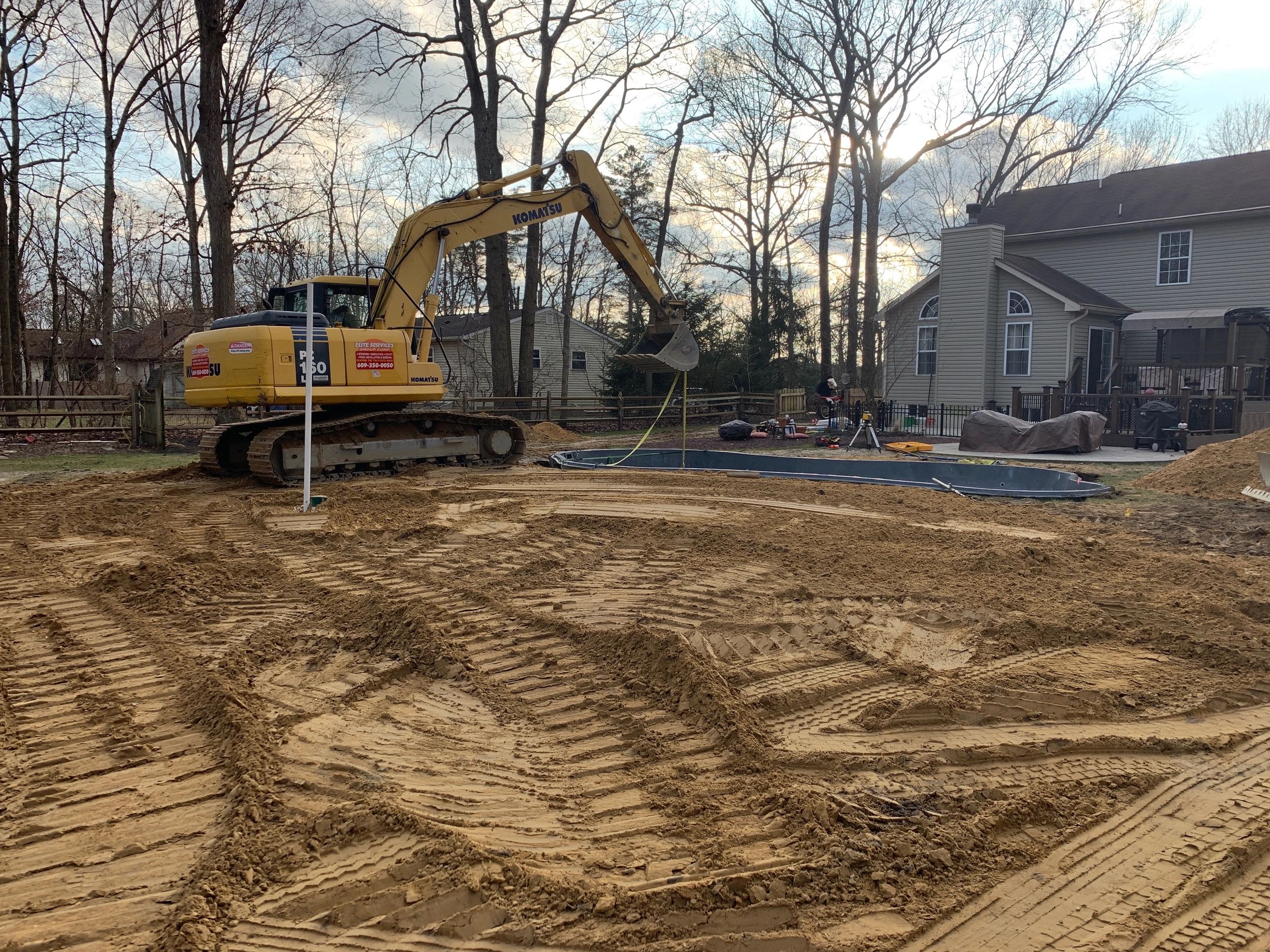 Professional fiberglass pool installation